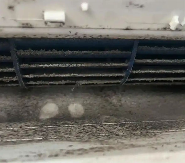 泰山空调吹的风有股烧焦味是怎么回事